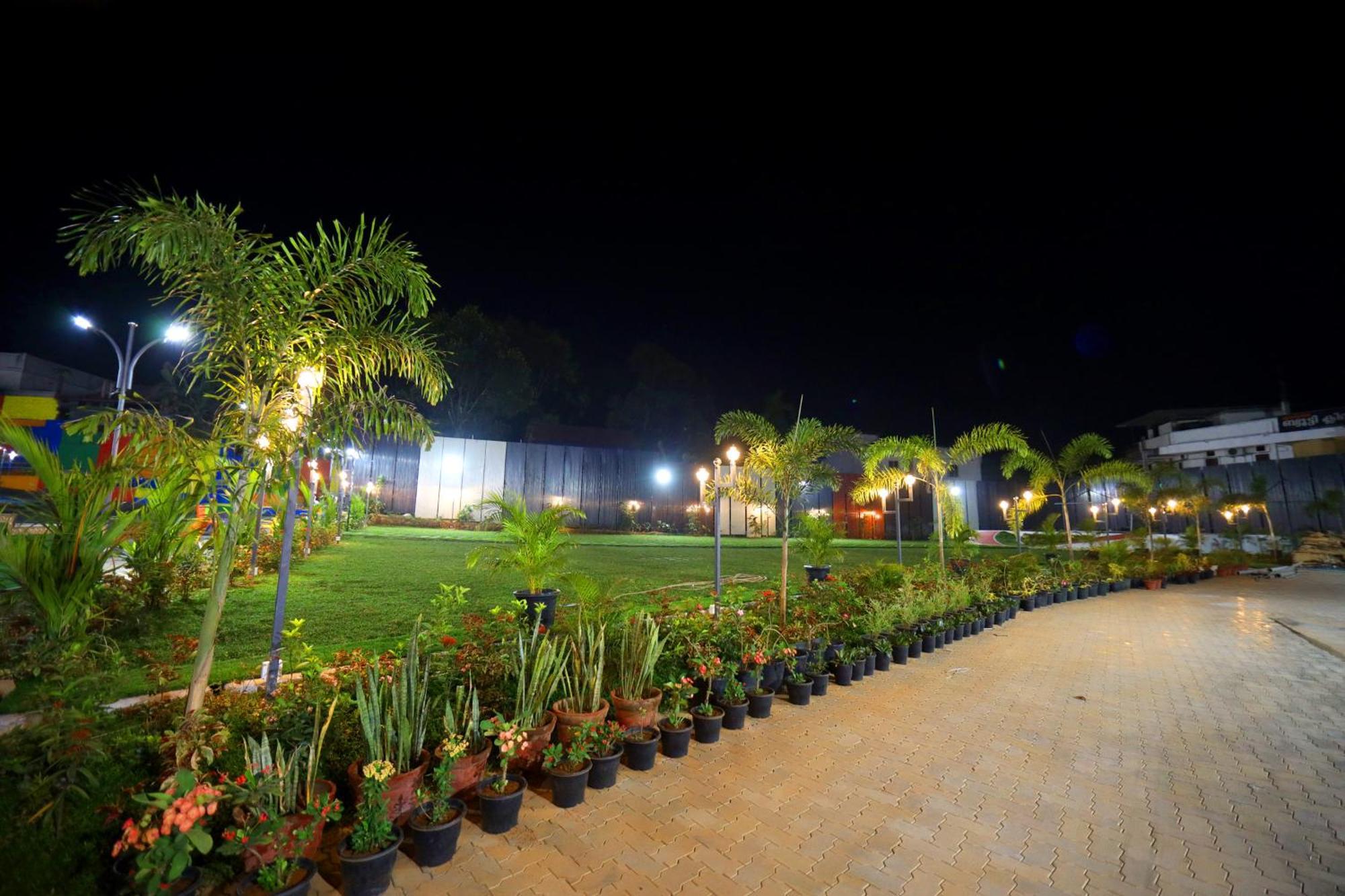Temple View Residency Chottanikara Exterior foto